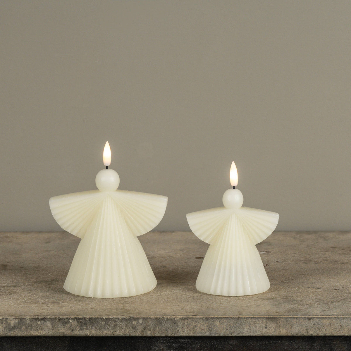 5.25" CREAM ANGEL 3D FLAME CANDLE